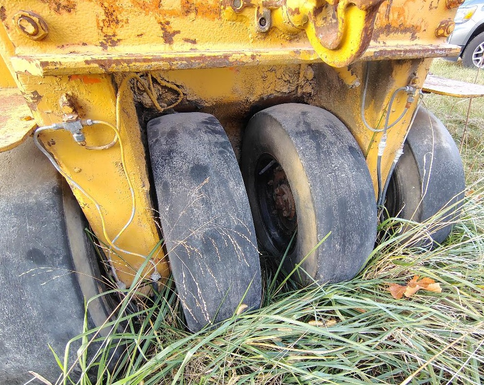 1966 GALION UB-220 9 Wheel Pneumatic Roller - Image 12